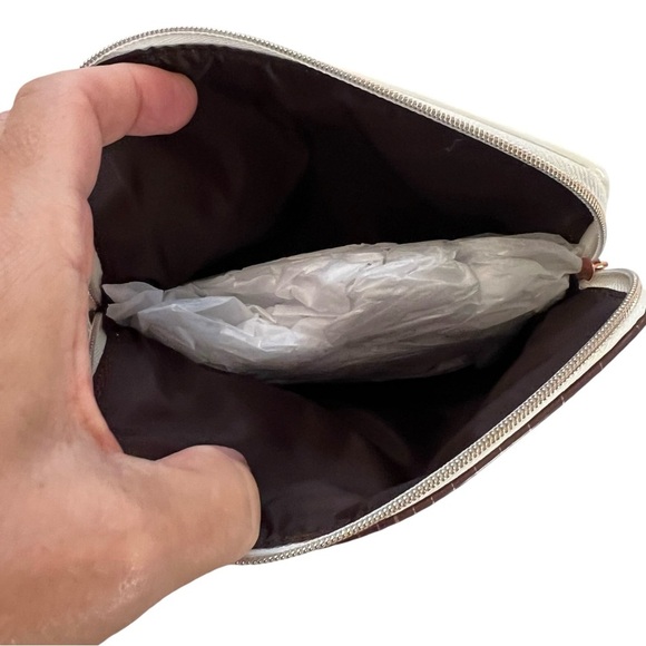 NEW Charlotte Tilbury 4 Piece Magic Cream Mascara Lip Blur Setting Spray Pouch - Picture 9 of 16